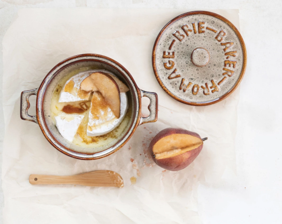 Stoneware Brie Baker with Bamboo Spreader, Brown