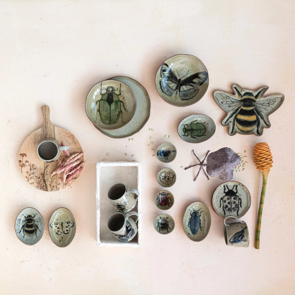 18 oz. Stoneware Mug with Insect/Bird | 4 Styles – Lichen or Knot Plant ...