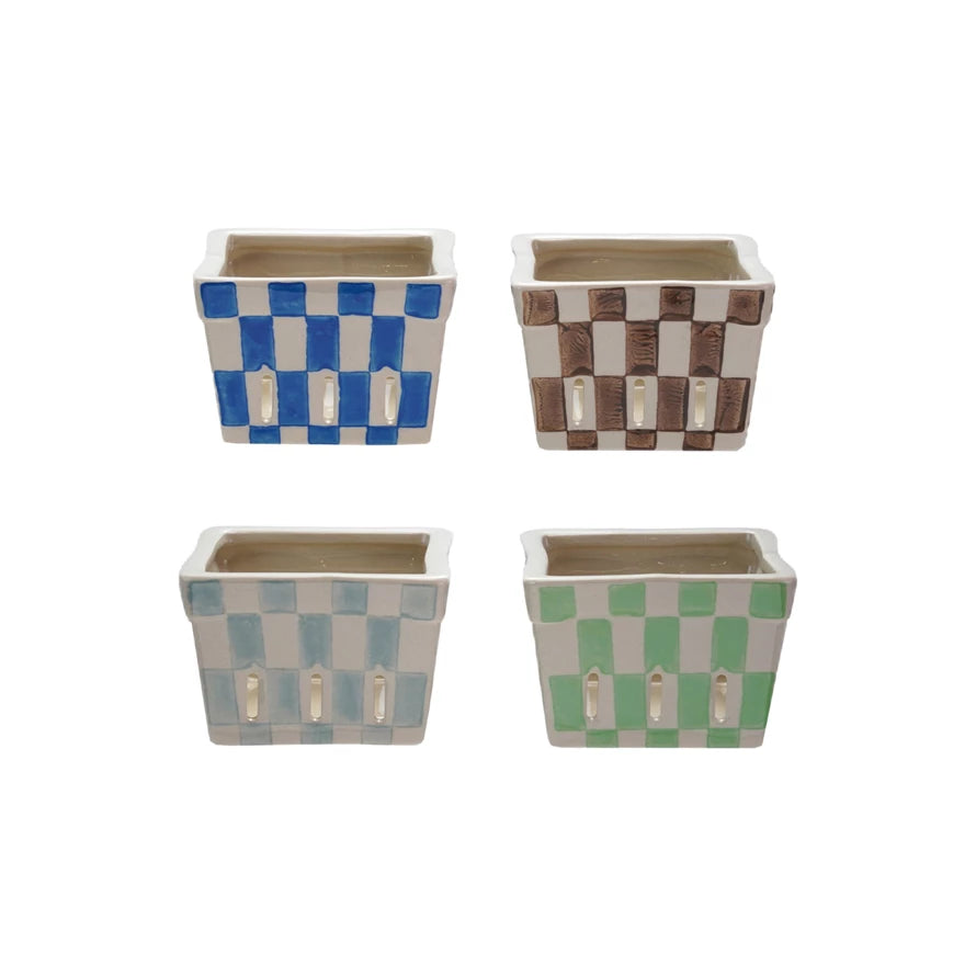 Stoneware Berry Basket with Check Pattern