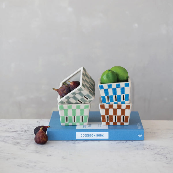Stoneware Berry Basket with Check Pattern